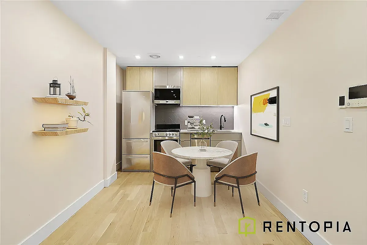 302 Graham Avenue — Photo 1