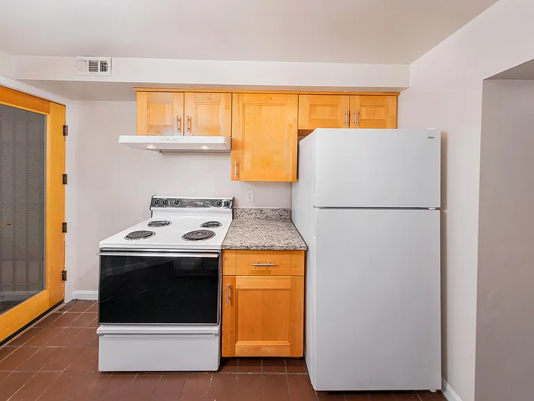 416 M St NW #B — Photo 14