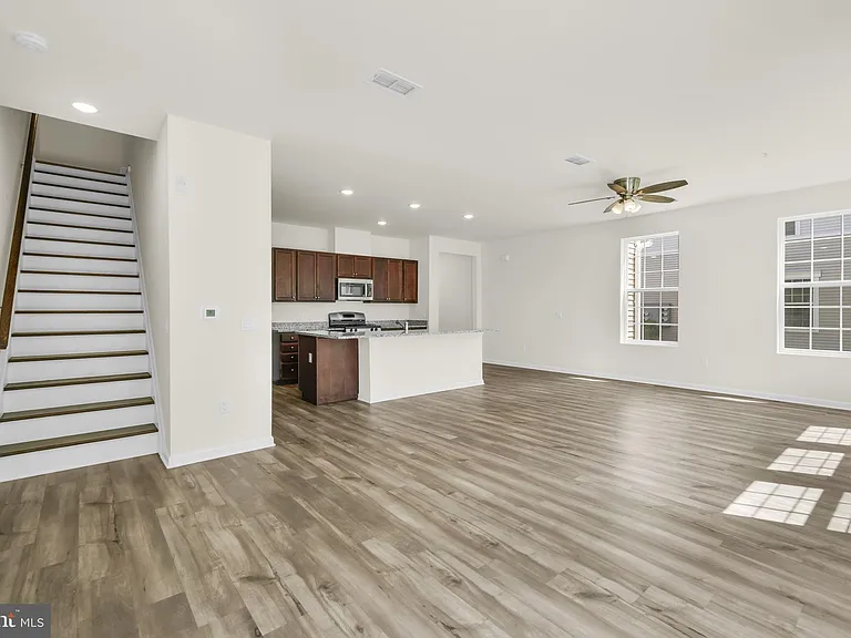 228 Park Ln — Photo 8