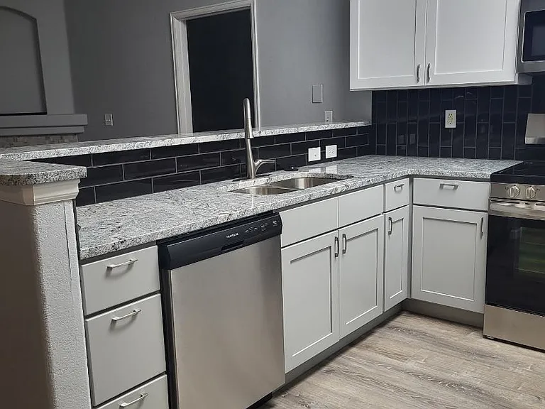 104-4725 Hahns Peak Dr — Photo 2