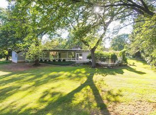 11400 N Mulberry Dr, Mequon, WI 53092