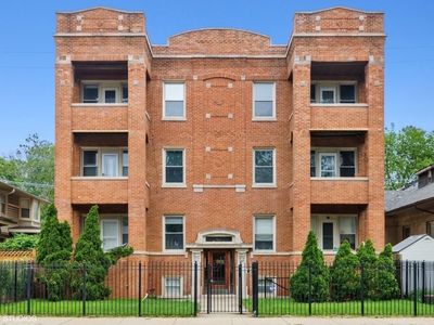 3737 N Pulaski Rd APT 2S, Chicago, IL, 60641