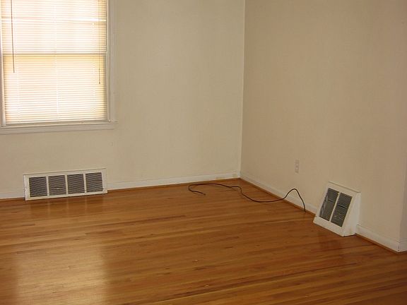 3rd image of 23080 Rensselaer St