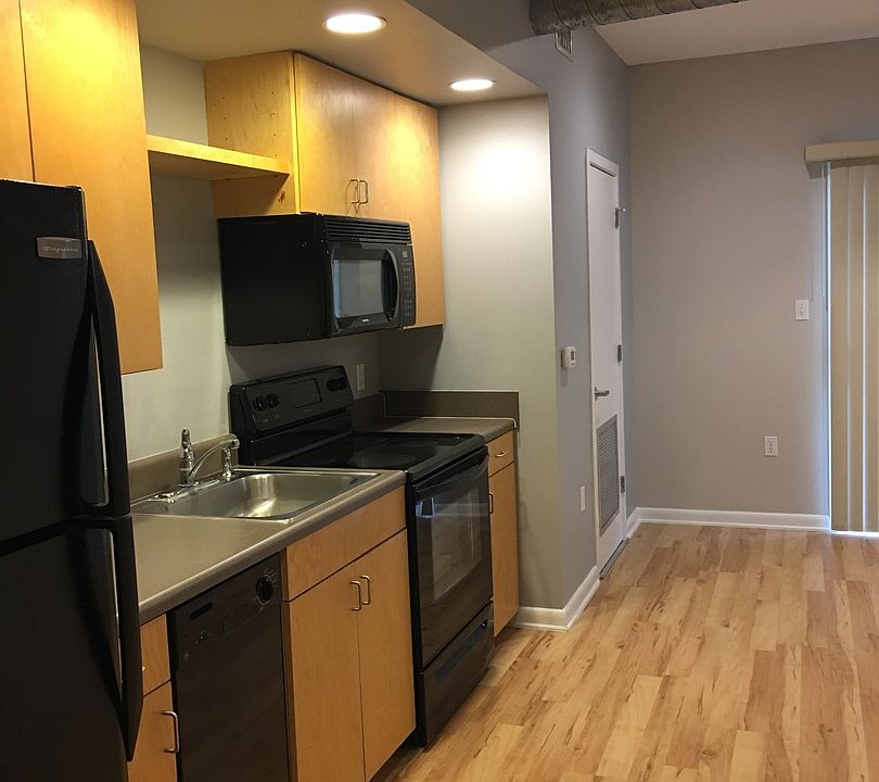 1st image of 302 Stadium Dr APT 207