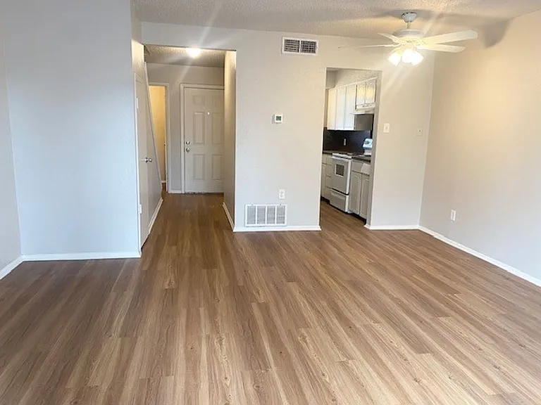 105 SE Gardens Blvd #112 — Photo 15