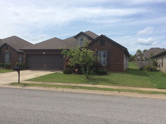 2nd image of 1429 Maxwell Cir
