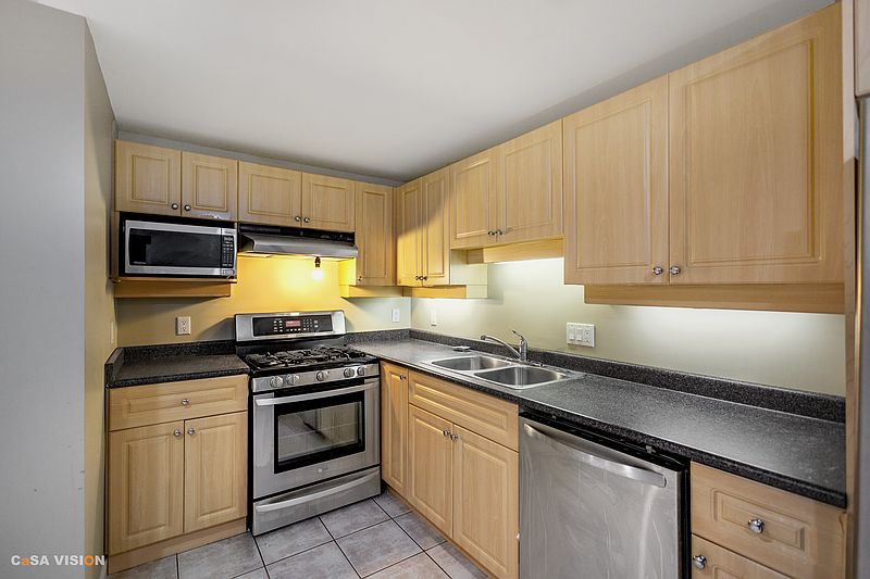 West Vancouver House for rent - 2 Bedrooms — photo 13