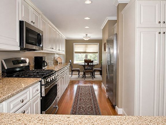 5th image of 877 Auburnville Way APT H7
