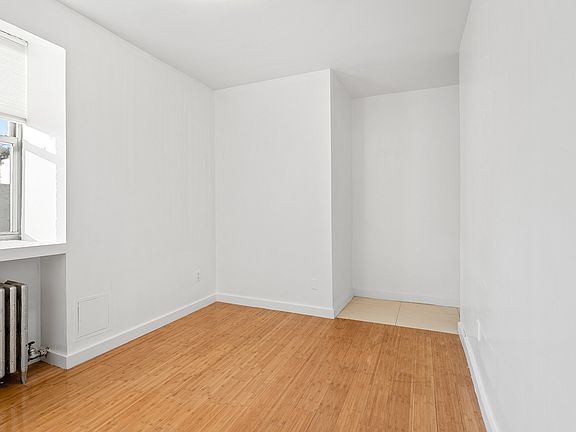 3rd image of 140 17th St APT 12