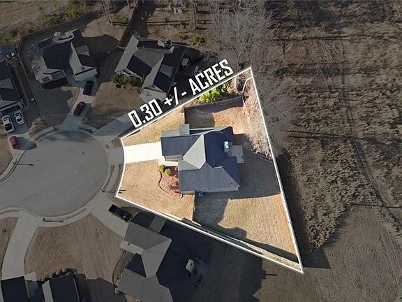 2nd image of 165 Peak Ct