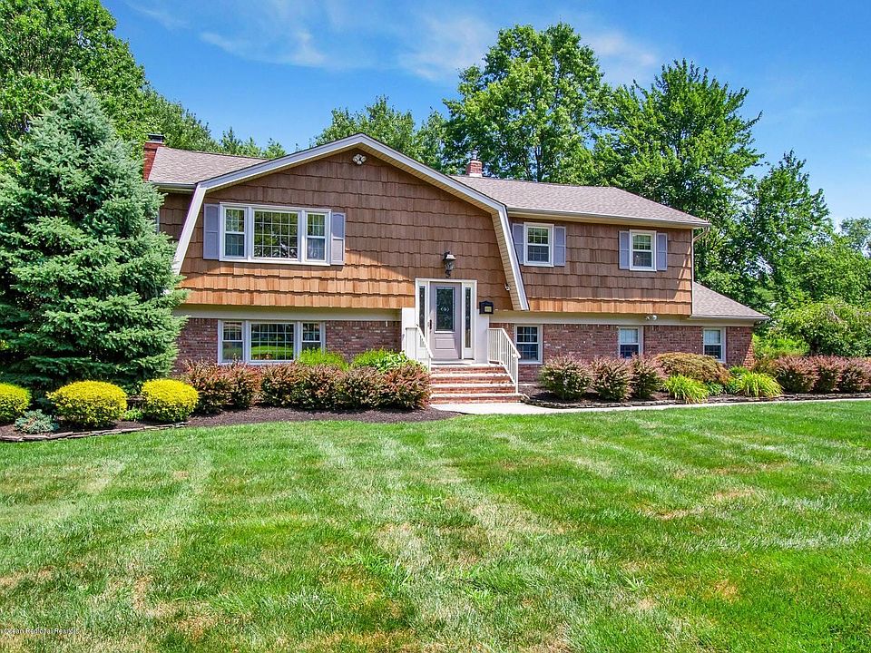 1st image of 3 Copperfield Ct