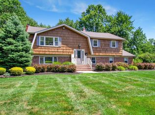3 Copperfield Ct, Port Monmouth, NJ 07758
