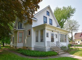 528 Park Ave, Wild Rose, WI 54984