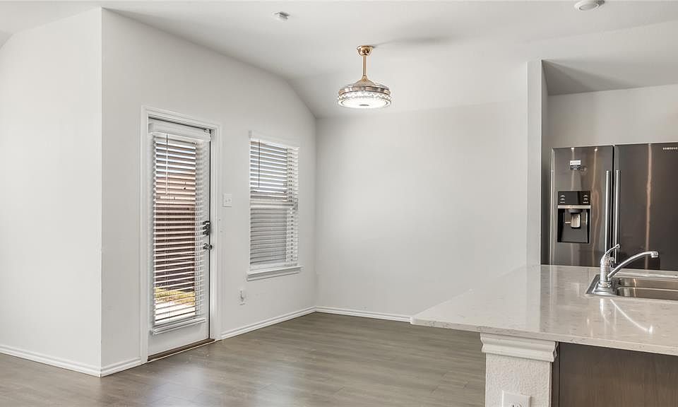 1st image of 414 Wagon Wheel Dr #414