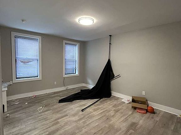 3rd image of 5307 Palisade Ave #6