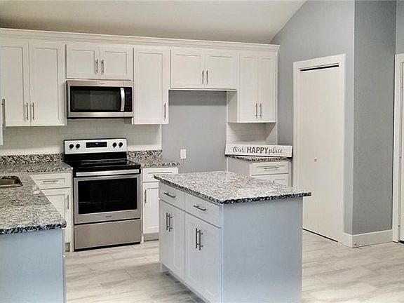 2nd image of 3217 Bucknell Dr