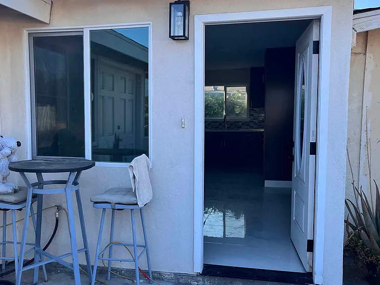 843 W Irving Pl #B — Photo 1