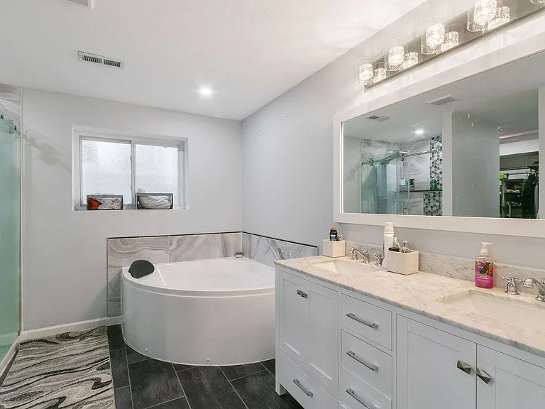 813 Table Mountain Ct — Photo 11