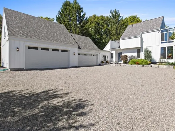 5082 Foster Rd, Canandaigua, NY 14424