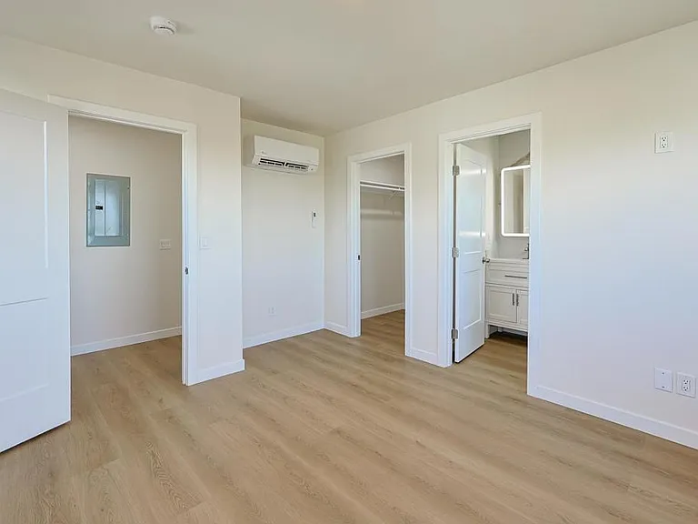 5740 Midwick St — Photo 5