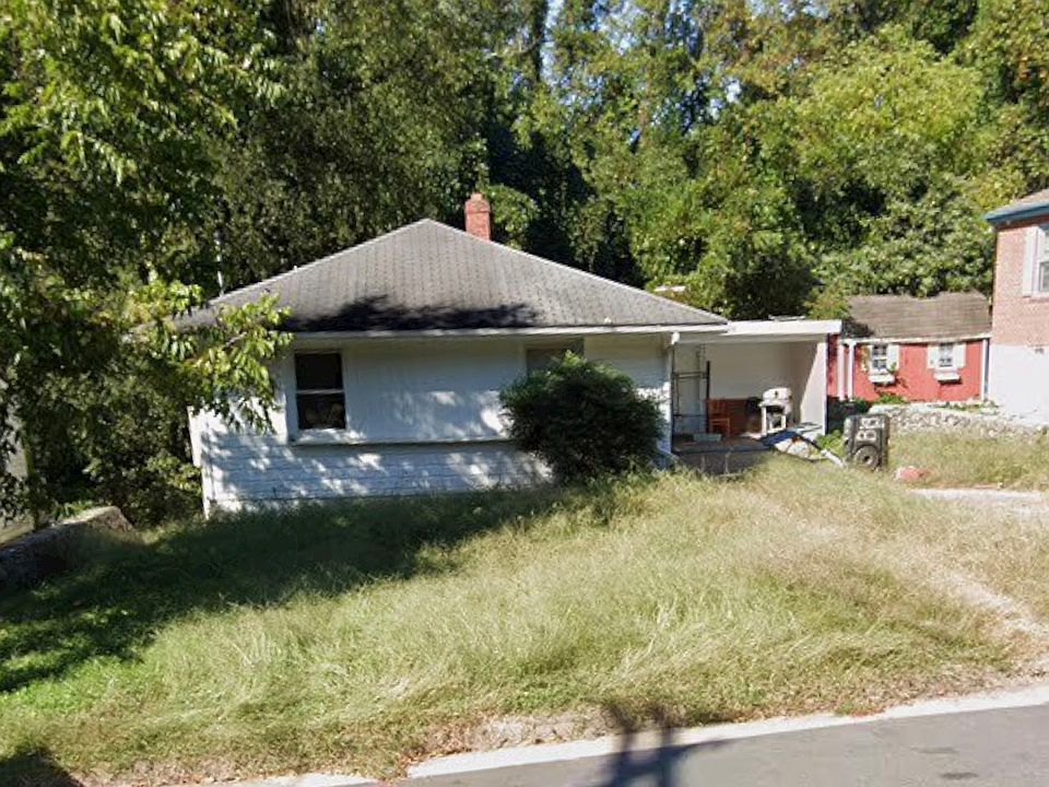 1st image of 208 Sunset Dr