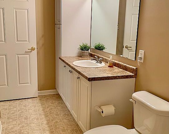 Second bathroom 