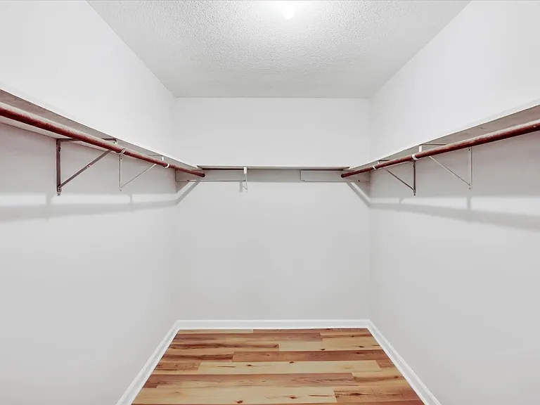 1607 Burnley Dr — Photo 40