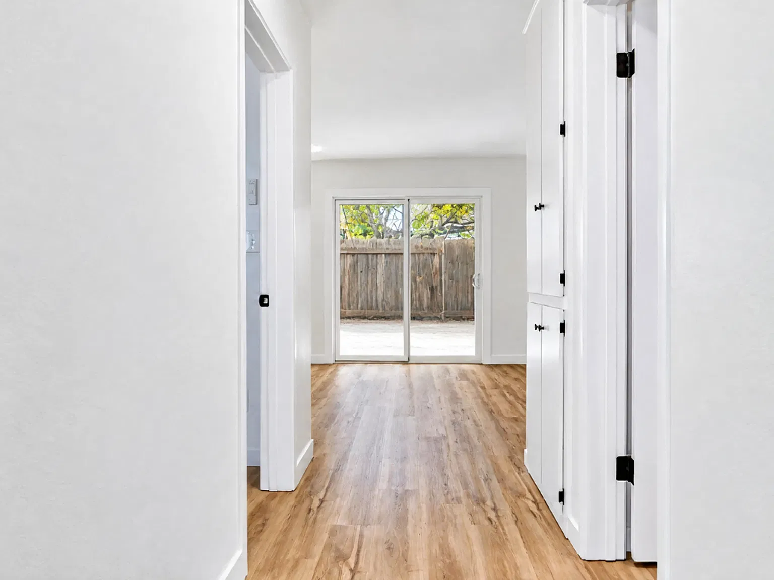 1 bed, $2,400 — Photo 3