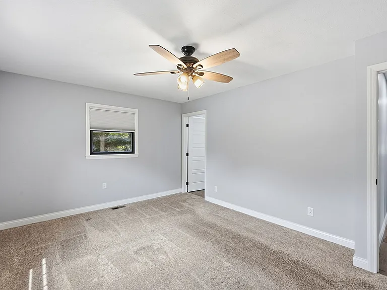 71 Forest Ave — Photo 34