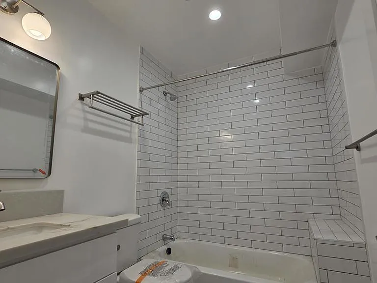 917 1/2 N Ridgewood Pl — Photo 12