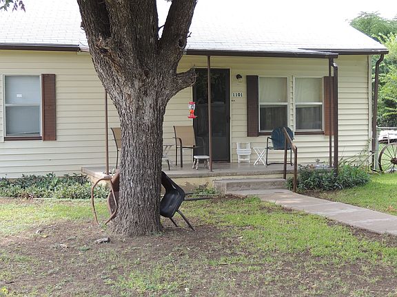 2nd image of 1101 N College St