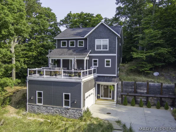 17363 Whispering Sands Ct, West Olive, MI 49460
