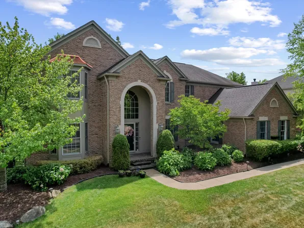 49828 Waterstone Estates Cir, Northville, MI 48168