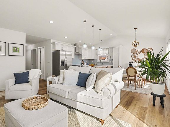 5th image of 321 W High St