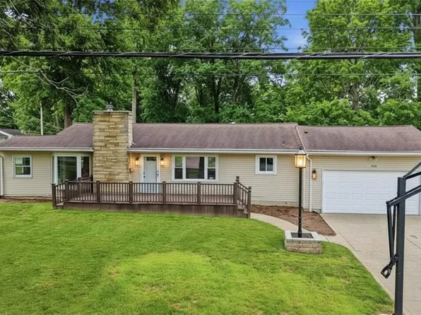 1882 Red Oak Dr, Mansfield, OH 44904