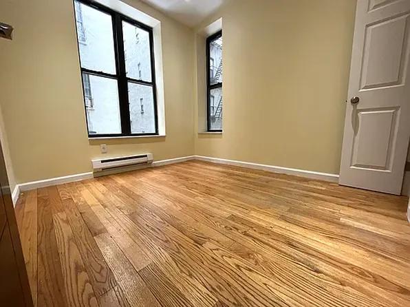 10 Manhattan Avenue image 4 of 5