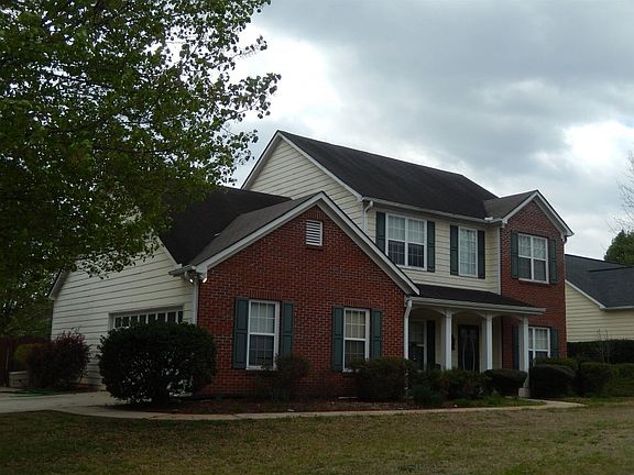 3rd image of 341 Silverthorn Dr NW