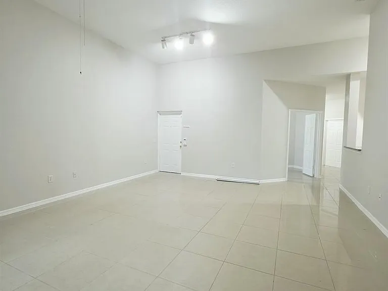 260 Crestwood Cir #12 — Photo 8