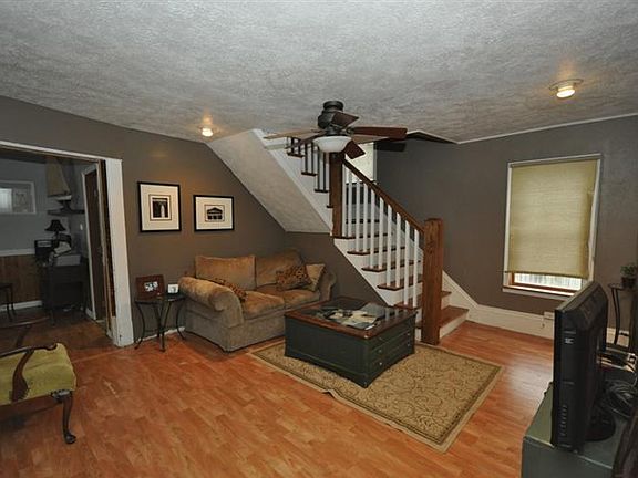 3rd image of 224 Church St SE