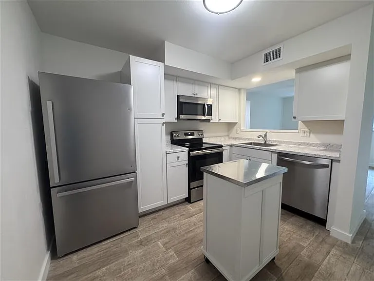 1258 Barbara Dr #105 — Photo 7