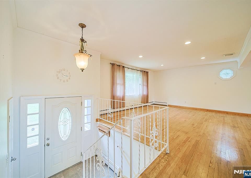 28 Forest Place, Towaco, NJ 07082 | Zillow