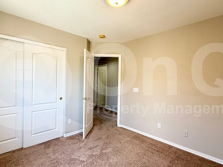 7208 S 30th St — Photo 14