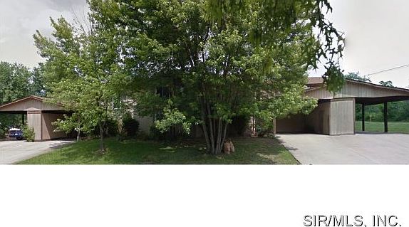 2nd image of 3 Twin Oaks Dr