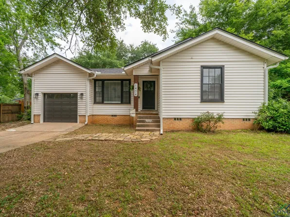 1404 Lake Dr, Longview, TX 75601