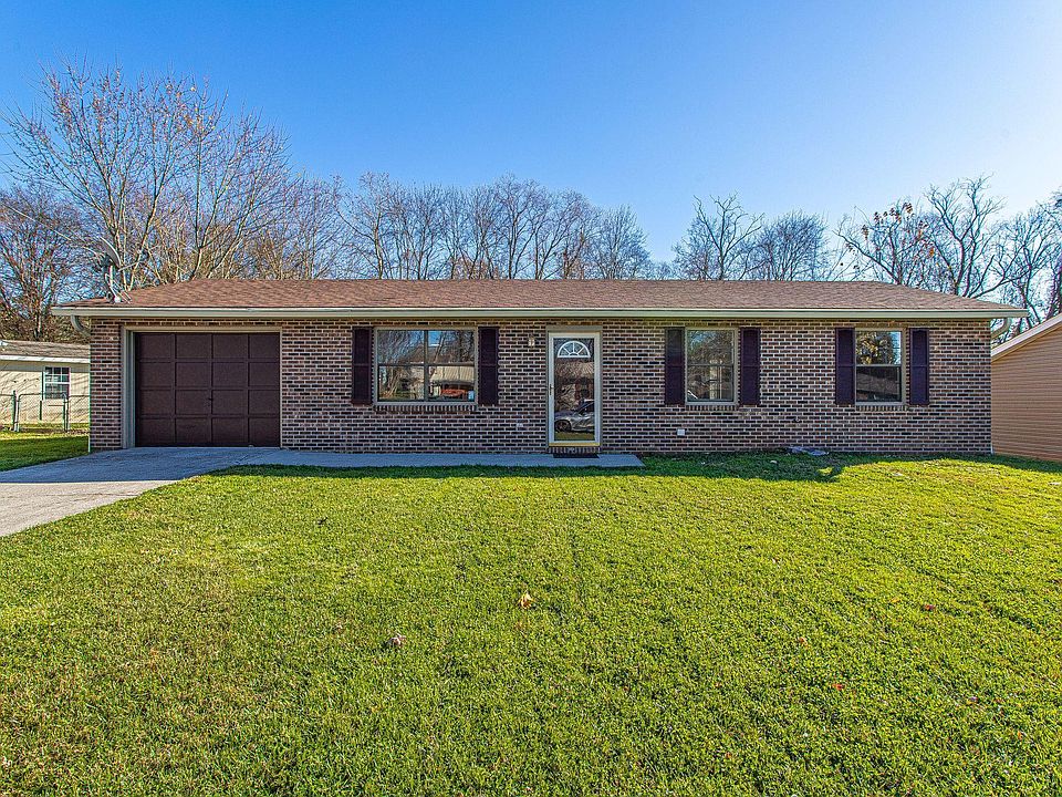1st image of 3204 Deer Lake Dr