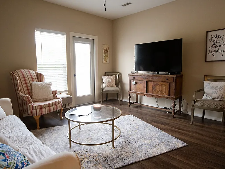 Enclave Apartmants — Photo 29