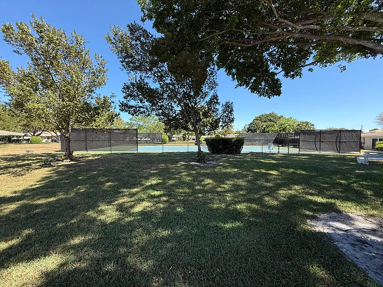 8540 Chevy Chase Dr #8540 — Photo 17