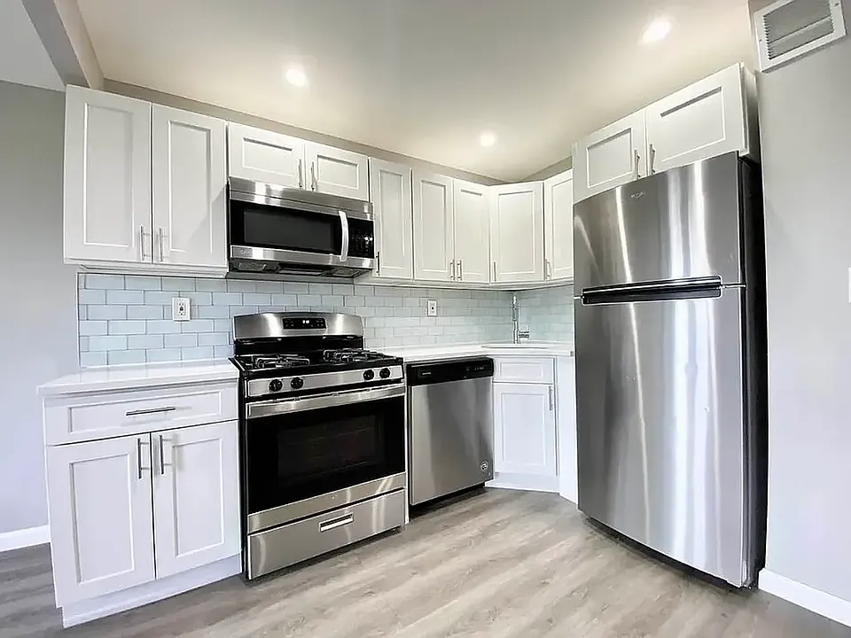 2180 Bronx Park E #3F