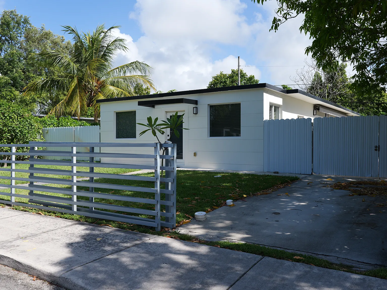 3 bed, 1300 sqft, $4,700 — Photo 2
