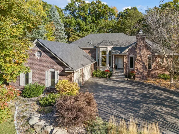 14701 White Oak Dr, Burnsville, MN 55337